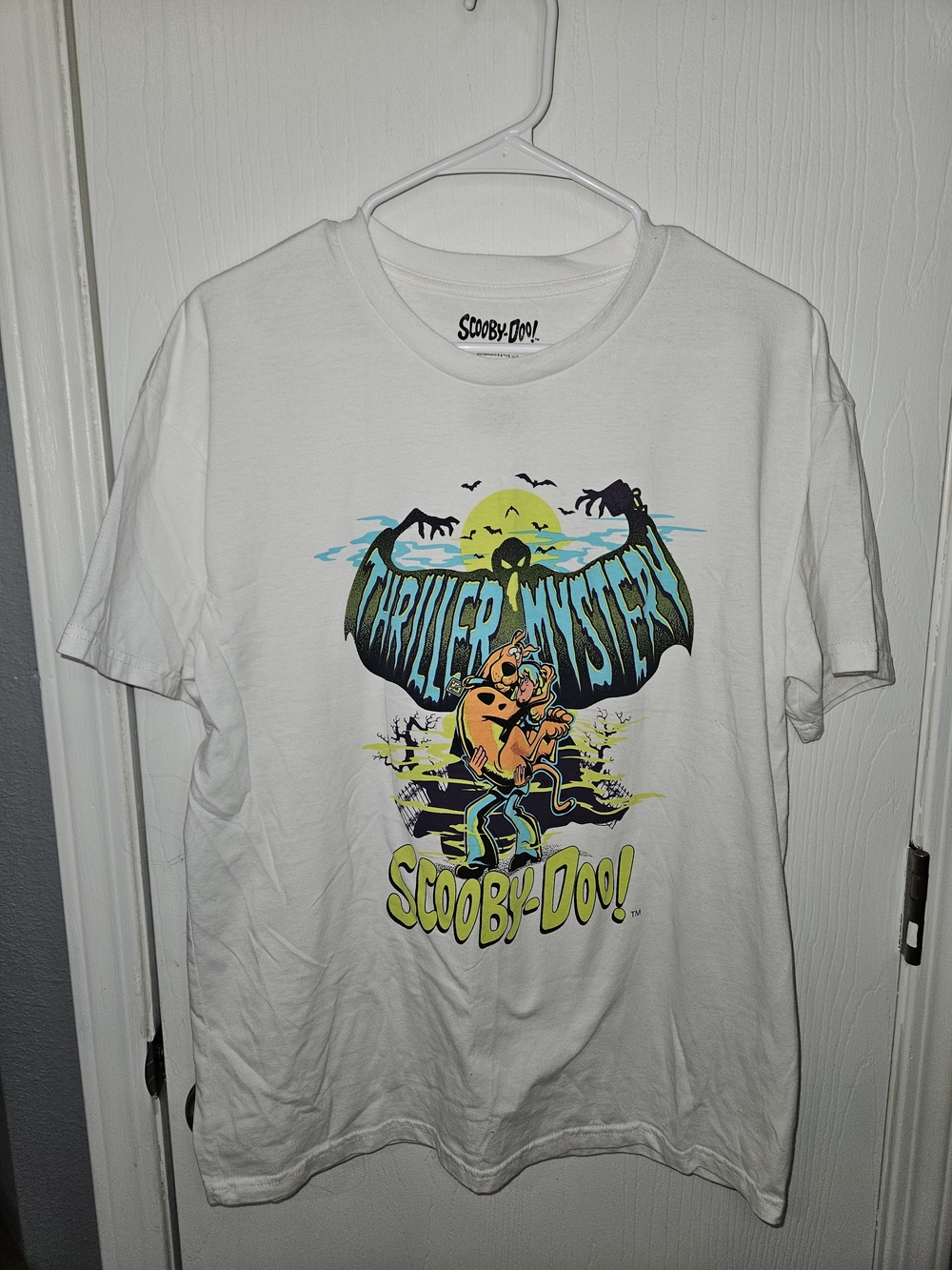 Men’s White Scooby-Doo Graphic Tee - Thriller Mystery Print